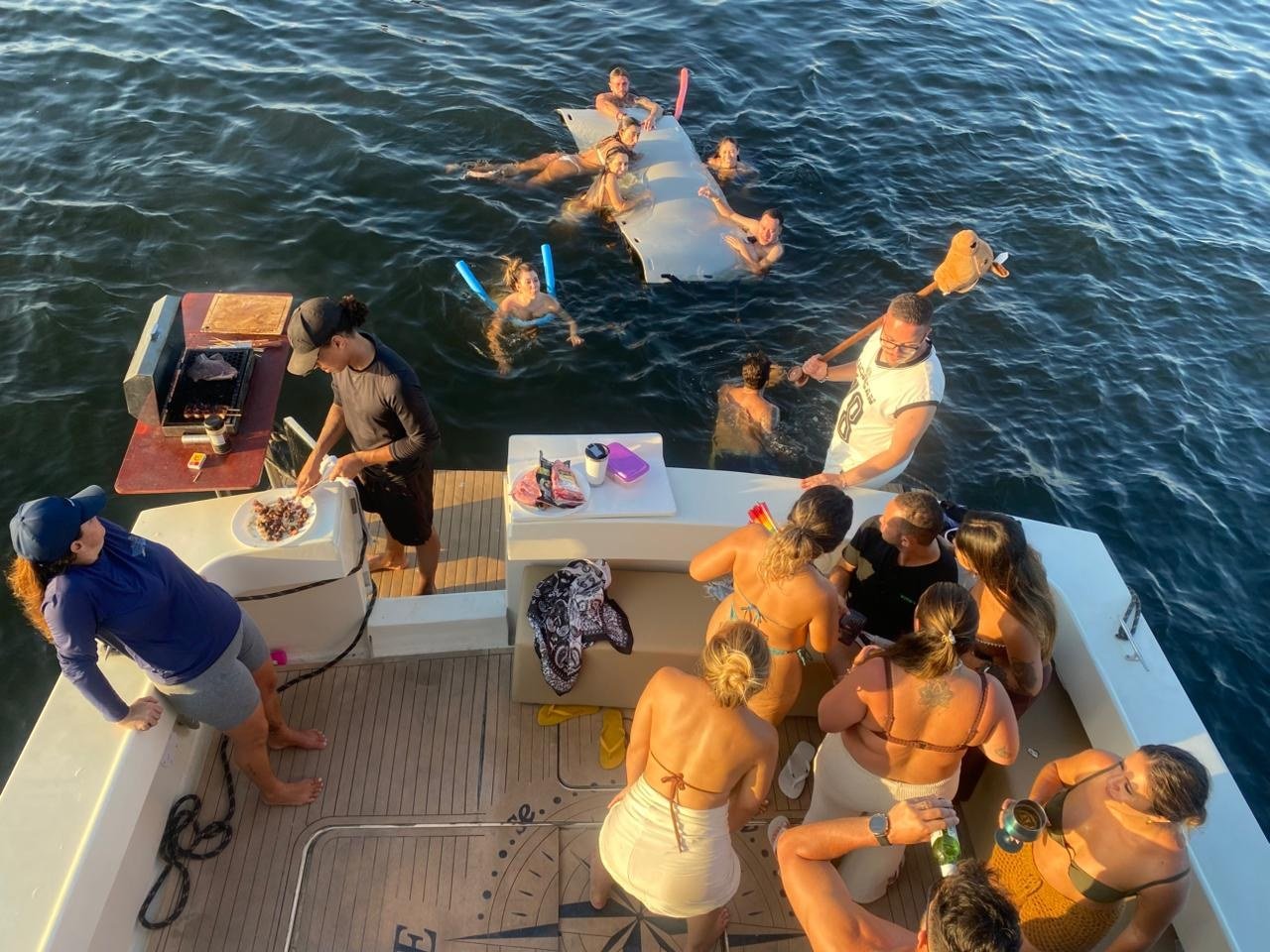 Churrasco e lazer na lancha